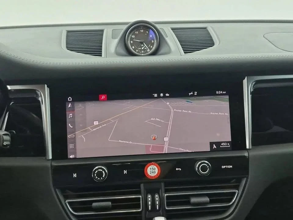 2023 Porsche Macan - Image 14 of 20