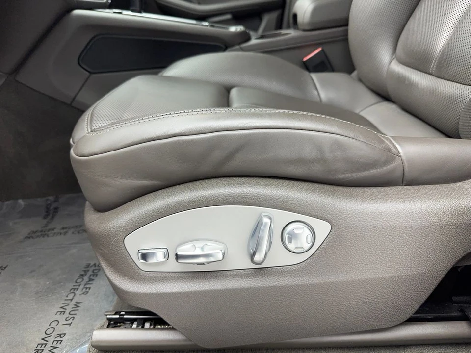 2023 Porsche Macan - Image 31 of 31
