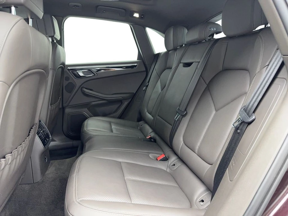 2023 Porsche Macan - Image 12 of 21