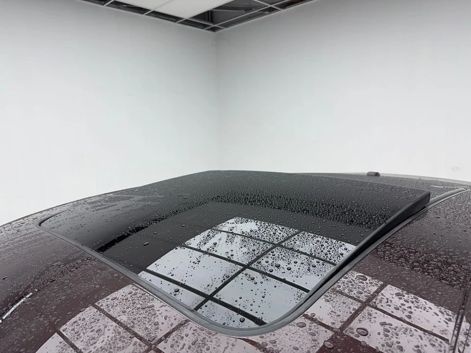 2023 Porsche Macan - Image 7 of 21