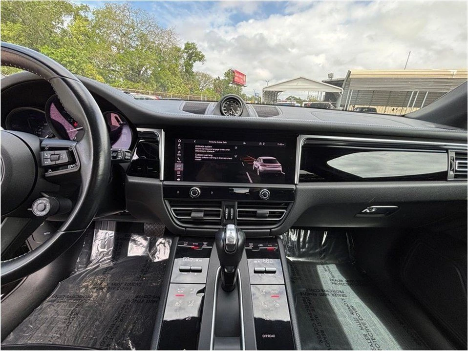 2023 Porsche Macan T - Image 11 of 20