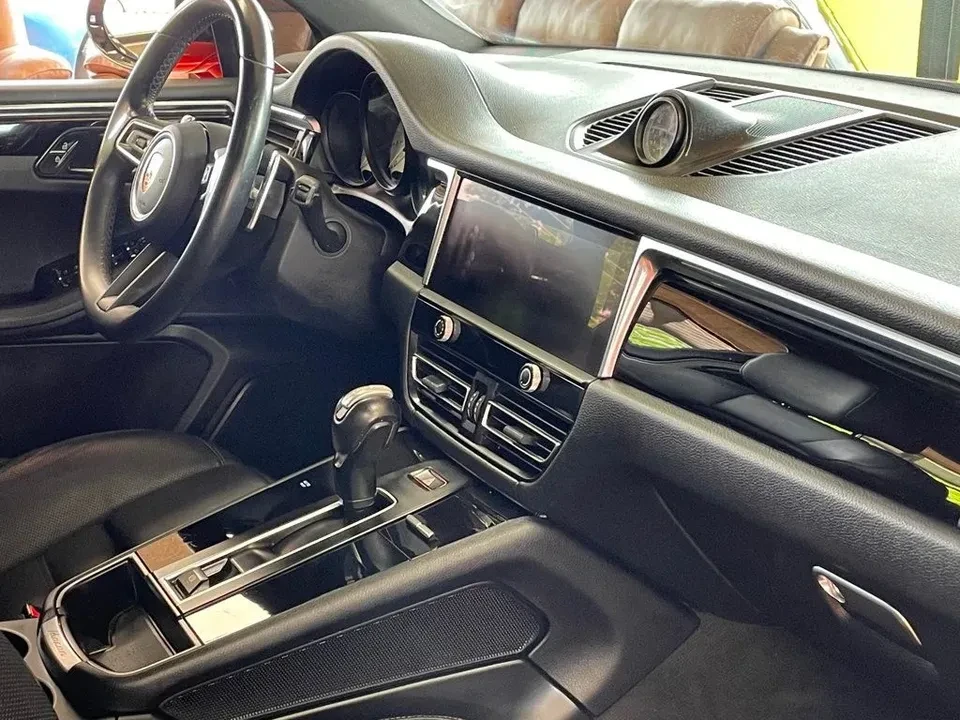 2023 Porsche Macan T - Image 15 of 20