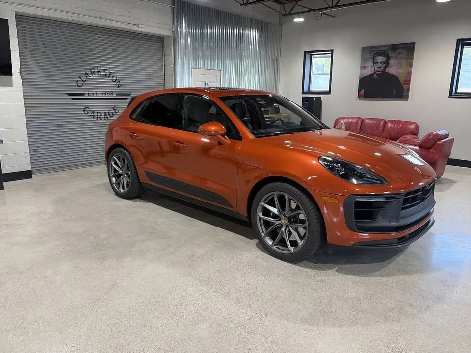 2023 Porsche Macan - Image 2 of 20