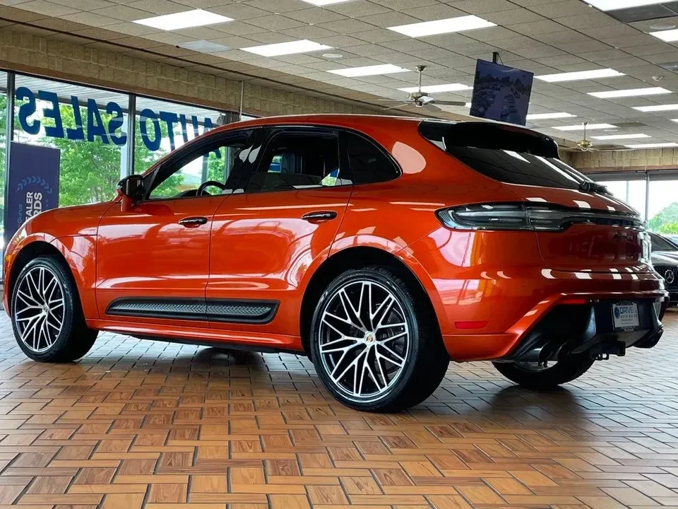 2023 Porsche Macan T - Image 5 of 20
