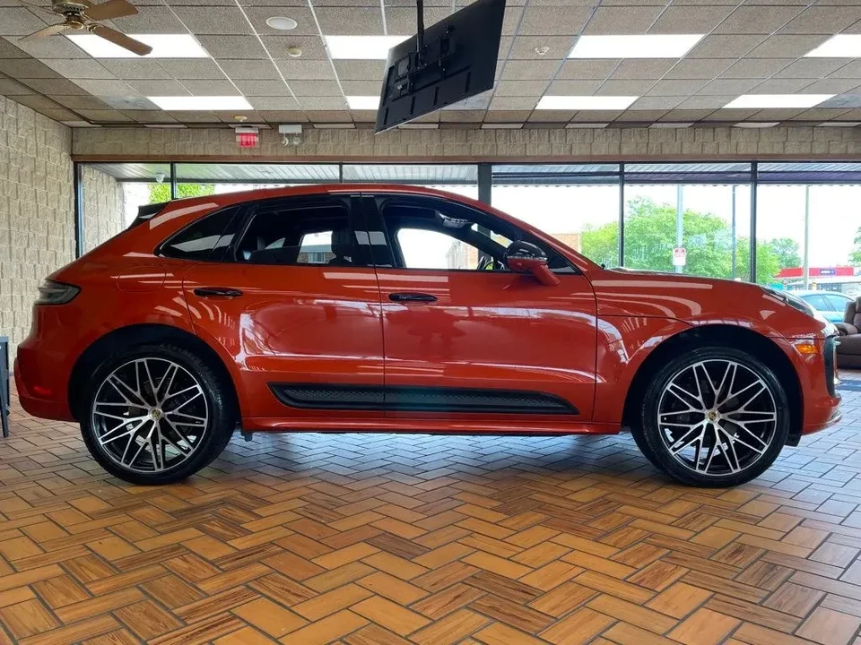 2023 Porsche Macan T - Image 6 of 20