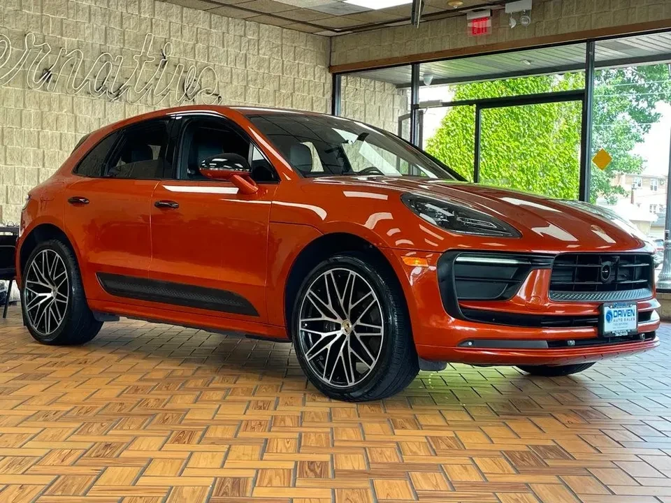 2023 Porsche Macan T - Image 7 of 20
