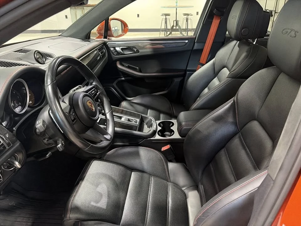 2023 Porsche Macan - Image 11 of 20