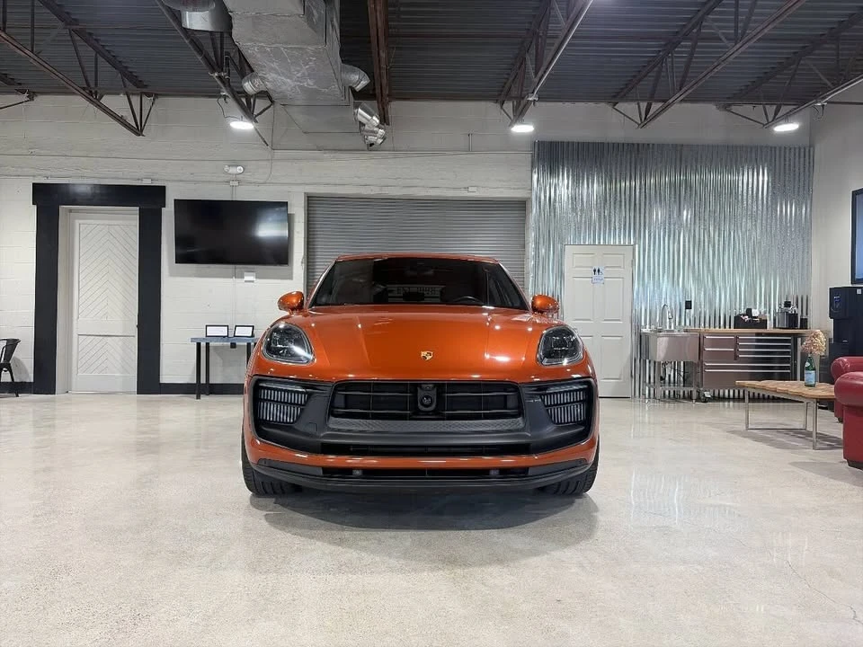 2023 Porsche Macan - Image 9 of 20