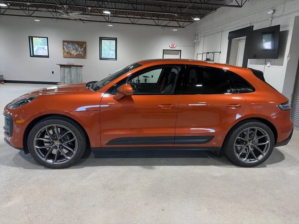 2023 Porsche Macan - Image 7 of 20
