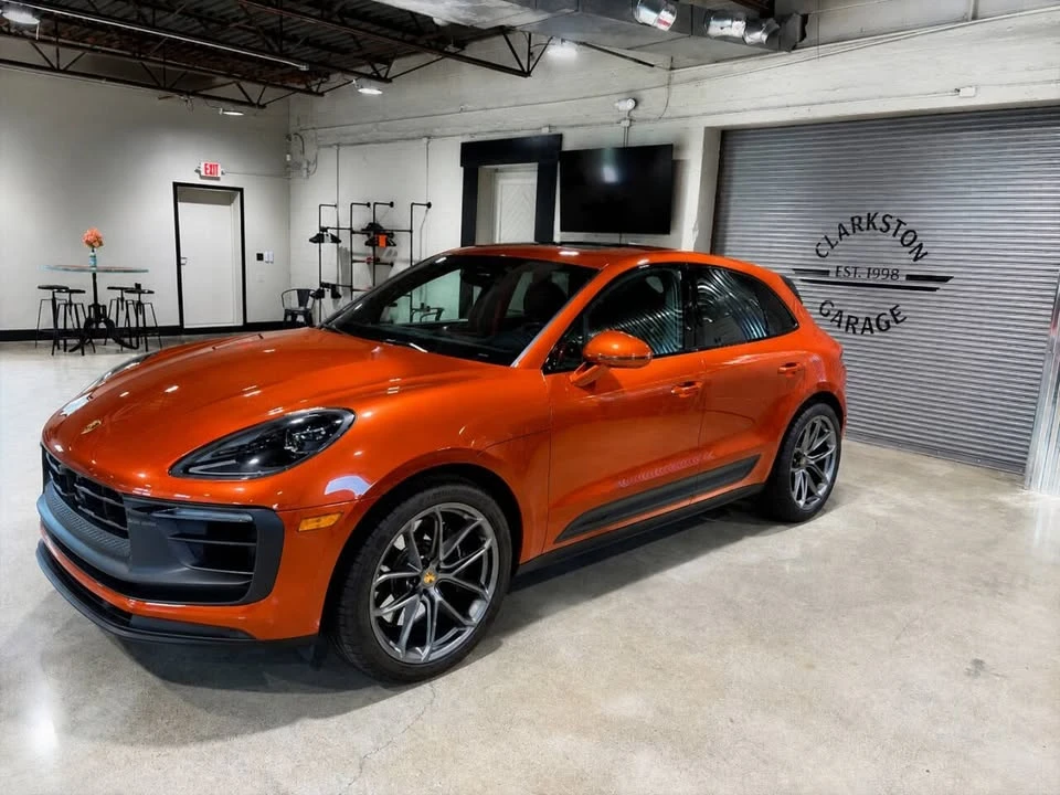2023 Porsche Macan - Image 8 of 20