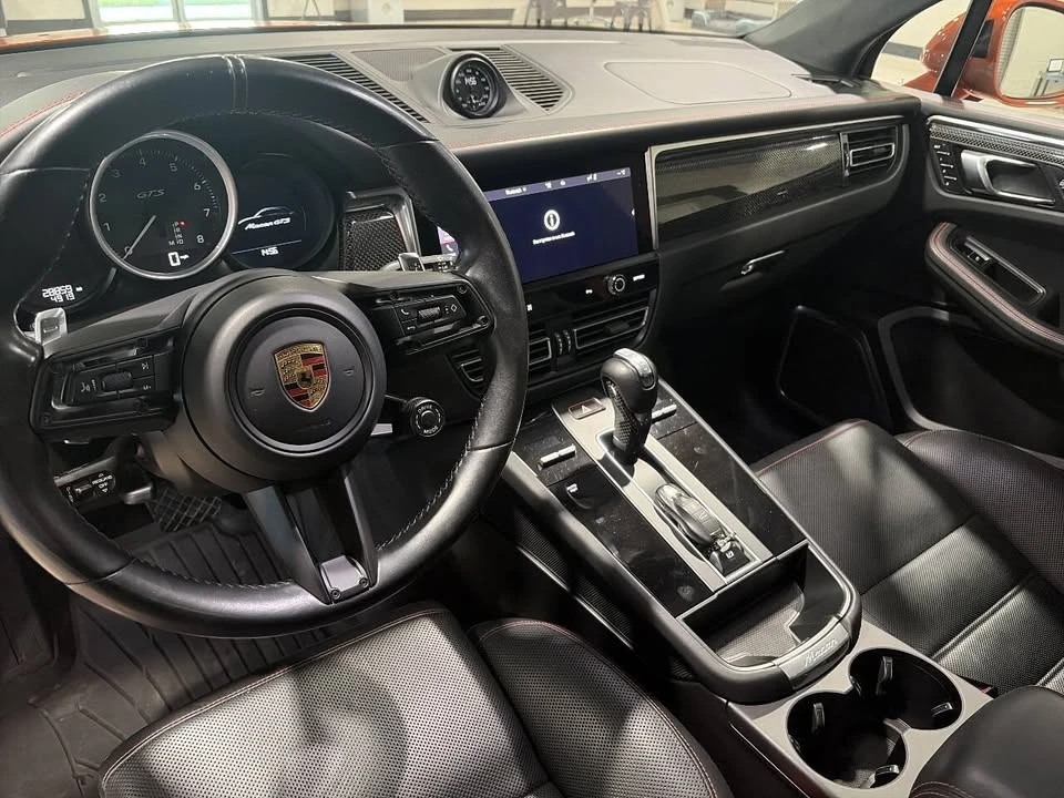 2023 Porsche Macan - Image 12 of 20