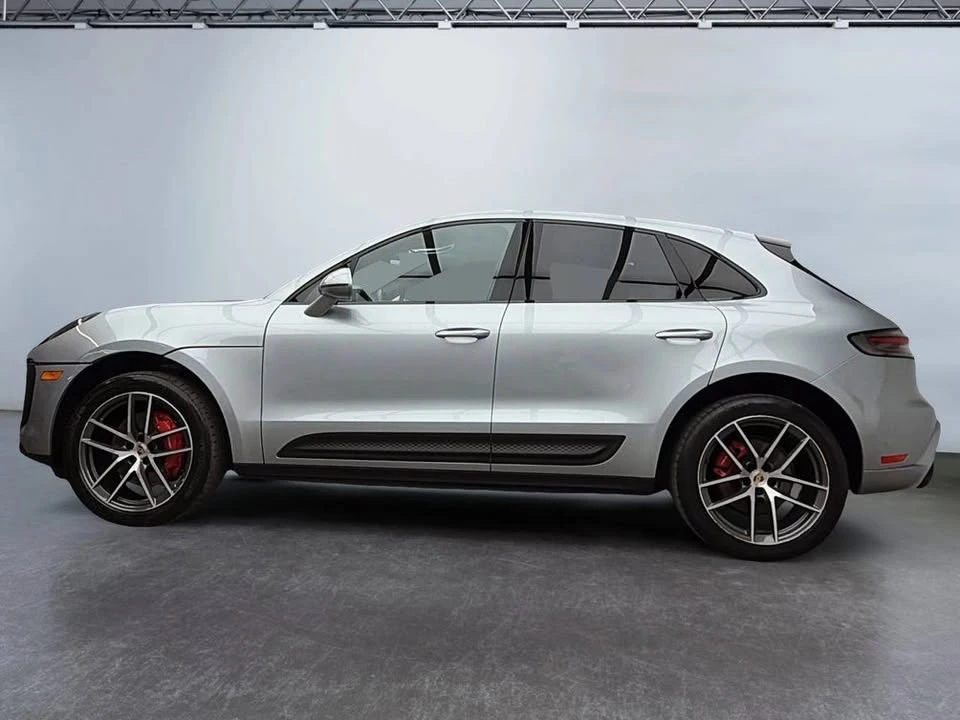 2023 Porsche Macan - Image 2 of 4