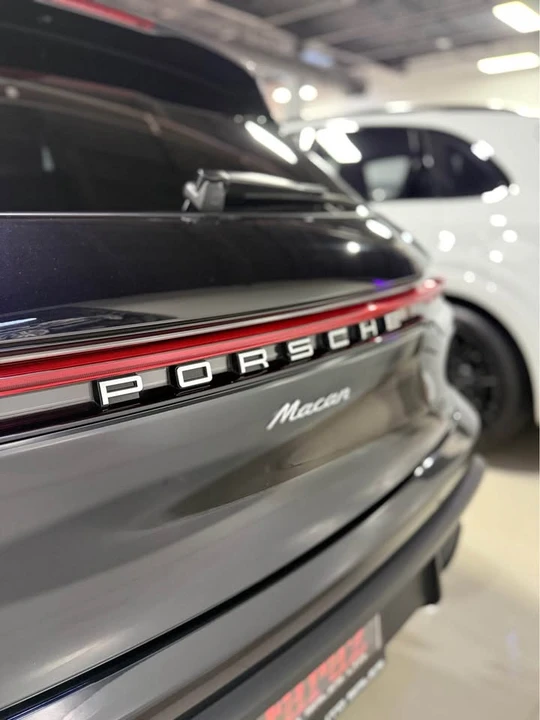 2023 Porsche Macan - Image 4 of 6