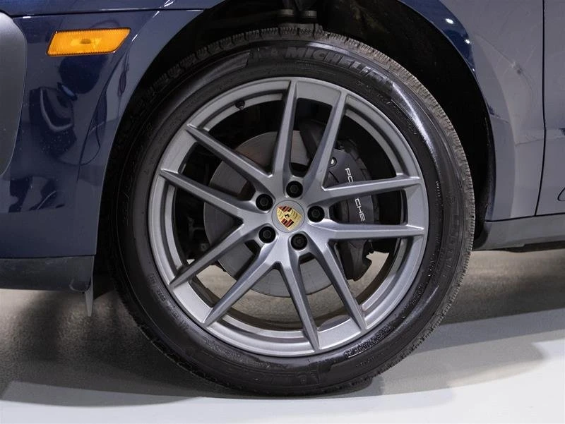 2023 Porsche Macan - Image 5 of 10