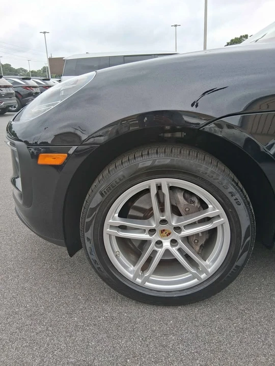 2023 Porsche Macan - Image 2 of 12