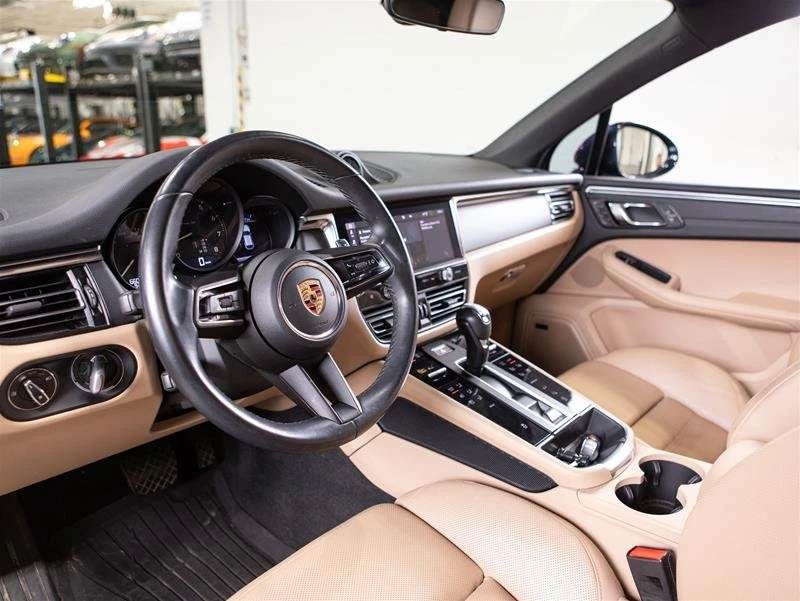 2023 Porsche Macan - Image 6 of 10