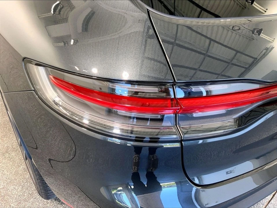 2023 Porsche Macan - Image 19 of 20