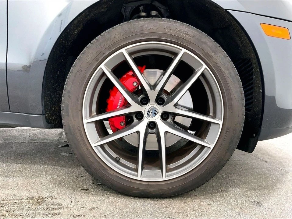 2023 Porsche Macan - Image 14 of 20