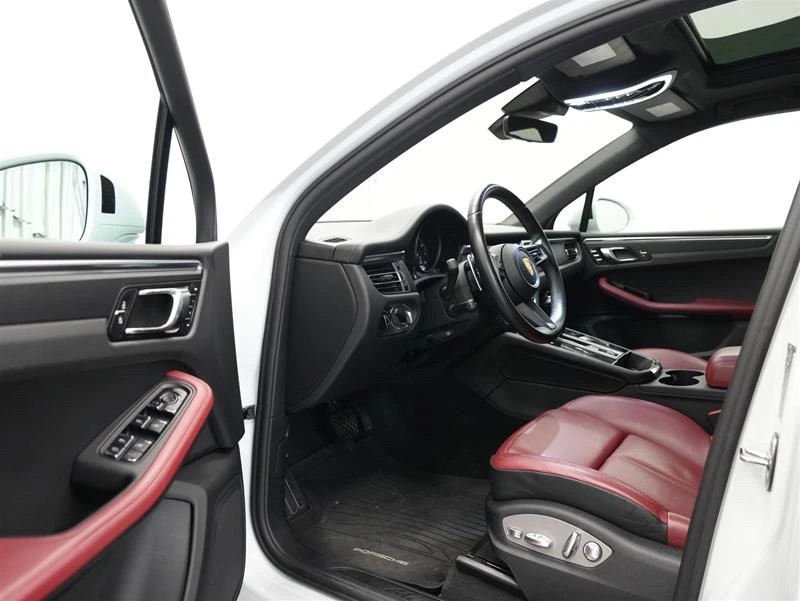 2023 Porsche Macan - Image 10 of 18