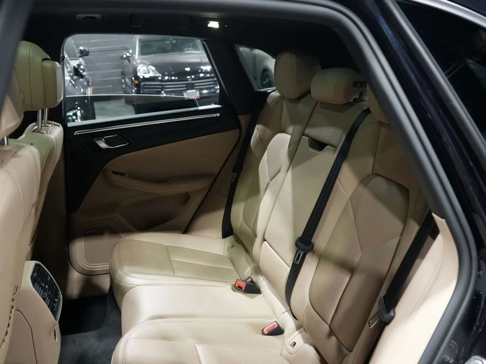 2023 Porsche Macan T - Image 10 of 20