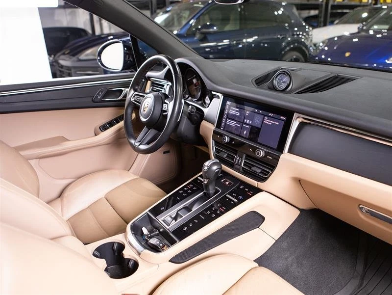 2023 Porsche Macan - Image 9 of 10