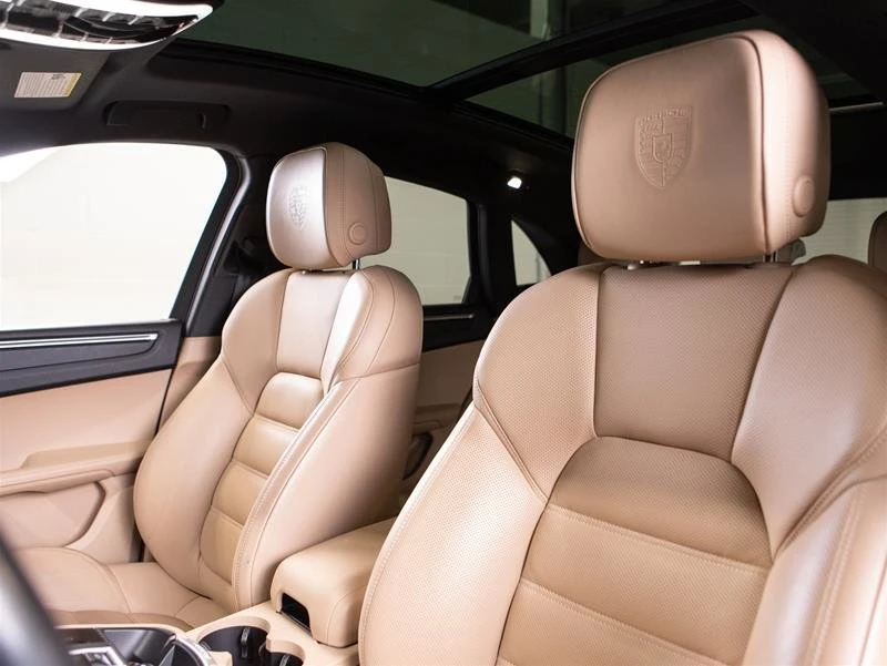 2023 Porsche Macan - Image 7 of 10