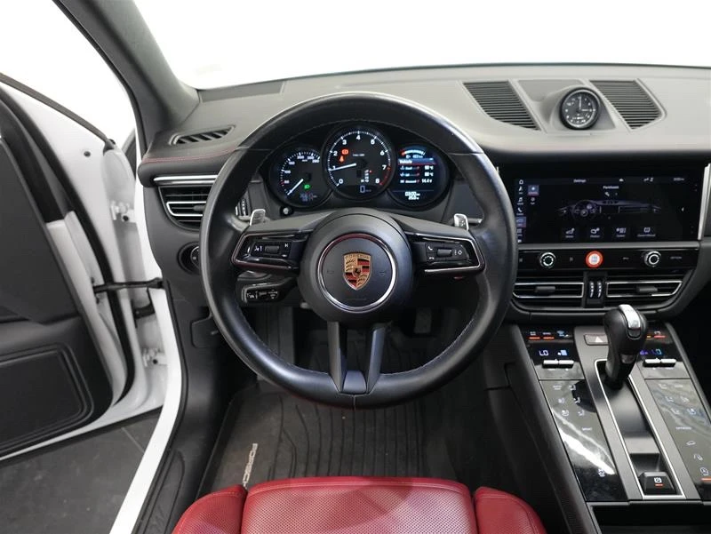 2023 Porsche Macan - Image 12 of 18