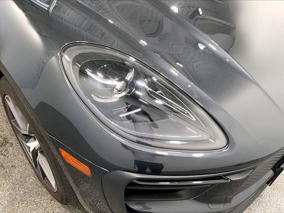 2023 Porsche Macan - Image 18 of 20