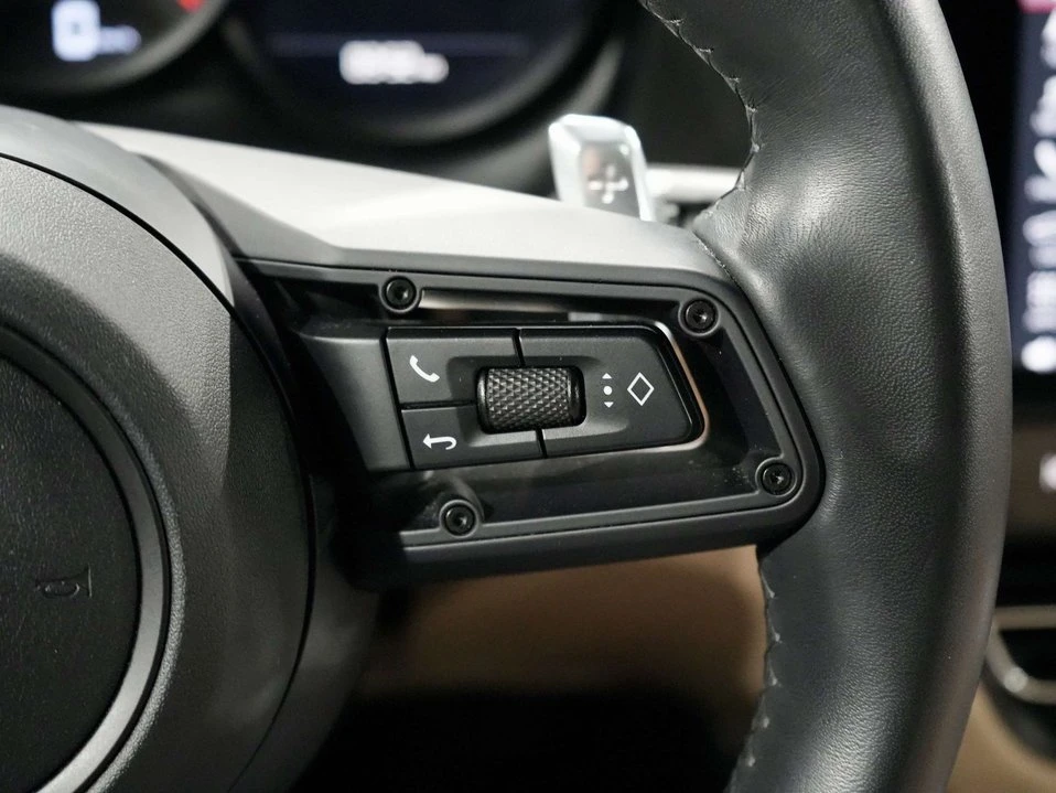 2023 Porsche Macan T - Image 17 of 20