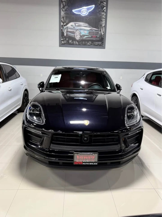 2023 Porsche Macan - Image 2 of 6