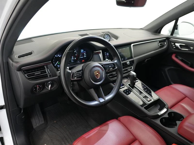 2023 Porsche Macan - Image 11 of 18