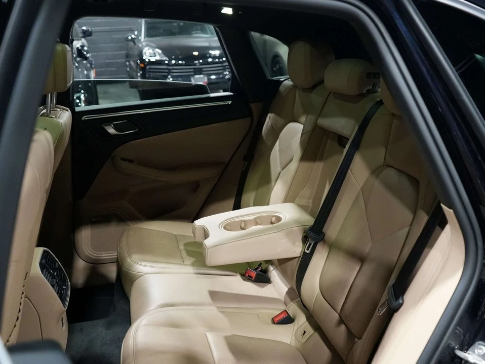 2023 Porsche Macan T - Image 11 of 20