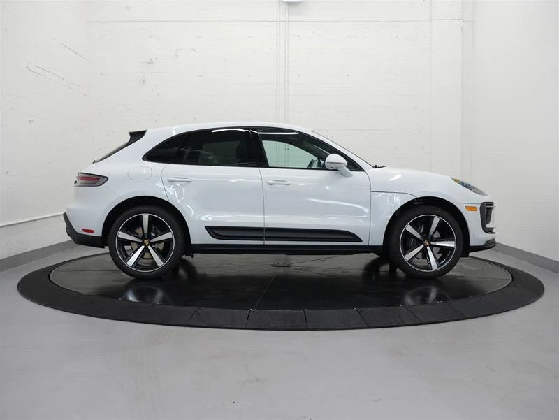 2023 Porsche Macan - Image 7 of 18