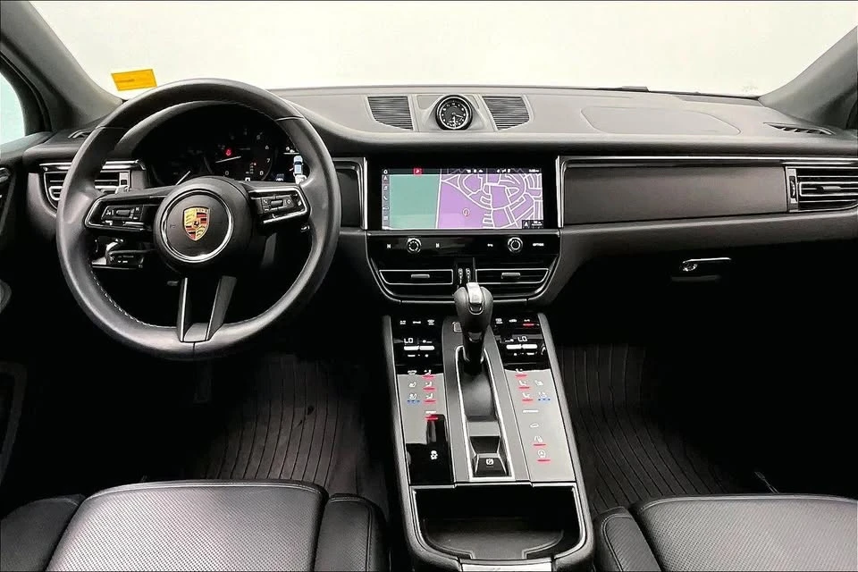 2023 Porsche Macan - Image 9 of 19