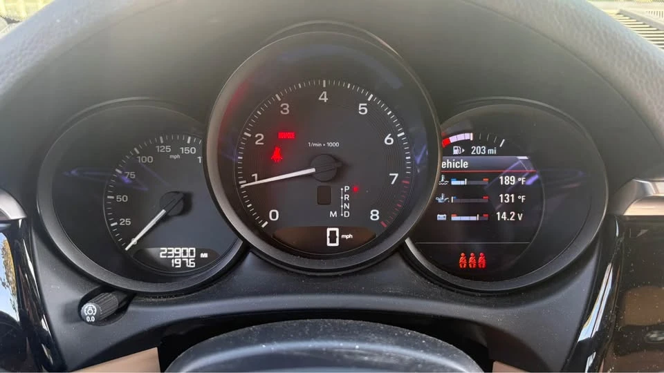 2023 Porsche Macan - Image 4 of 12