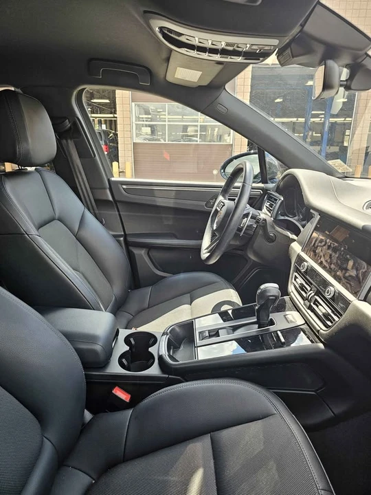 2023 Porsche Macan T - Image 3 of 4