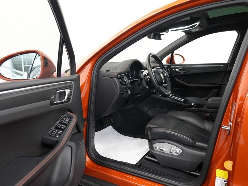 2023 Porsche Macan - Image 13 of 20