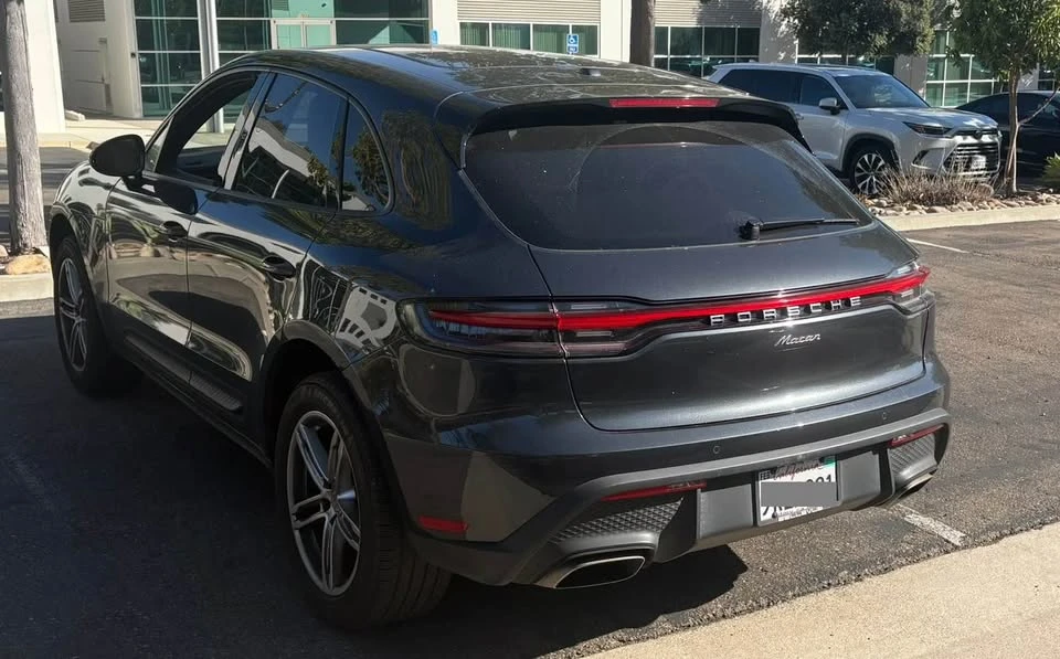 2023 Porsche Macan - Image 3 of 12