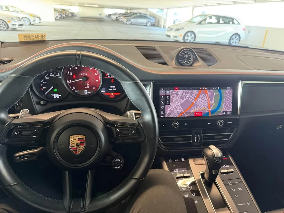 2023 Porsche Macan - Image 9 of 9