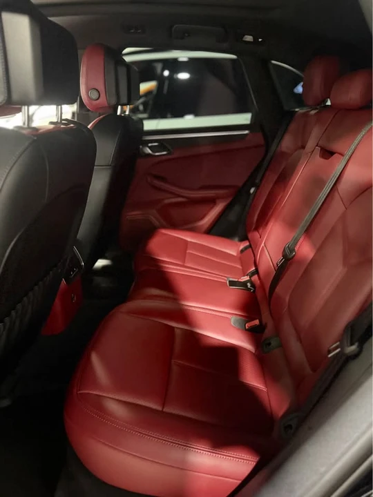 2023 Porsche Macan - Image 4 of 5