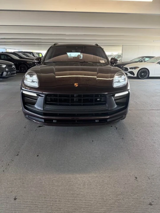 2023 Porsche Macan - Image 2 of 9