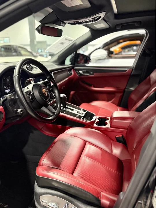 2023 Porsche Macan - Image 5 of 6