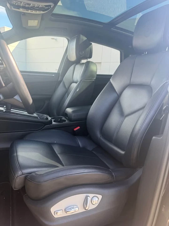 2023 Porsche Macan - Image 9 of 13