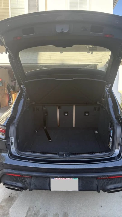 2023 Porsche Macan - Image 6 of 12
