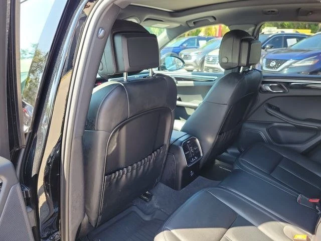 2023 Porsche Macan - Image 13 of 19