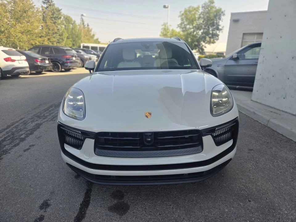 2023 Porsche Macan - Image 2 of 19