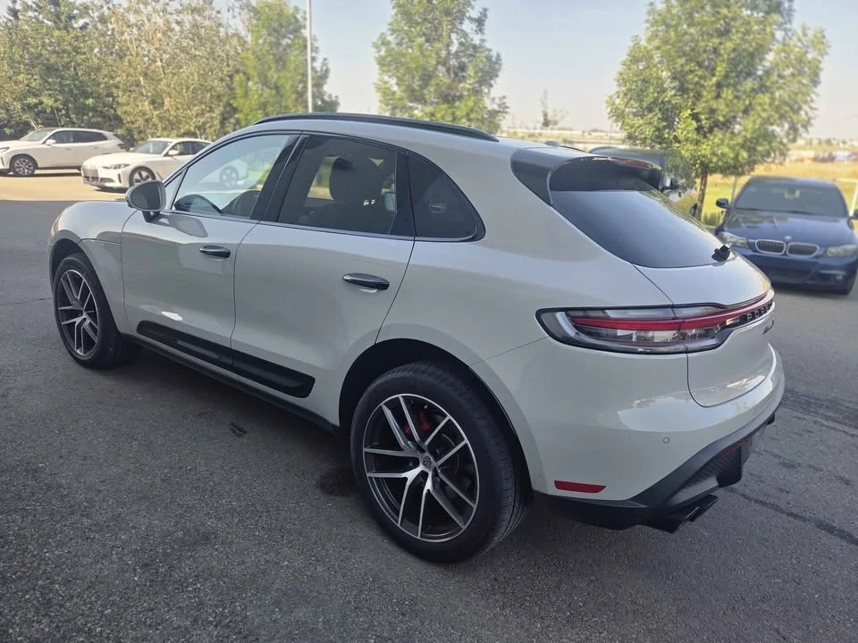 2023 Porsche Macan - Image 8 of 19
