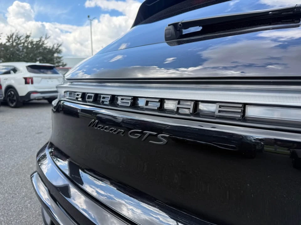 2023 Porsche Macan - Image 6 of 13