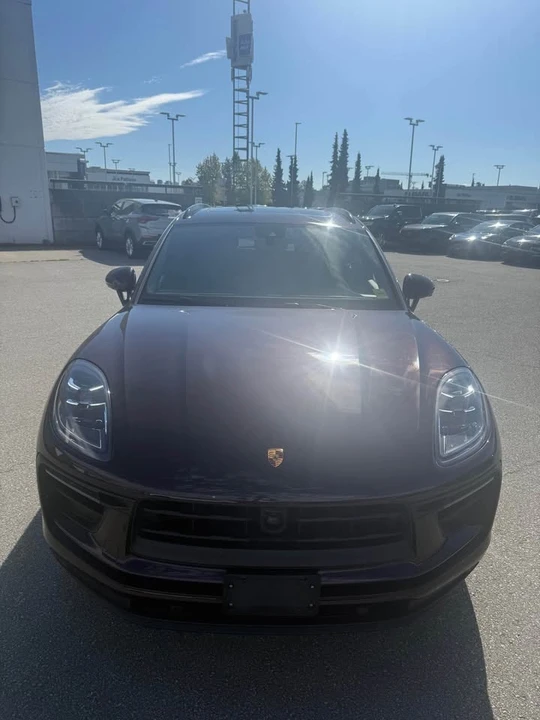 2023 Porsche Macan - Image 2 of 13