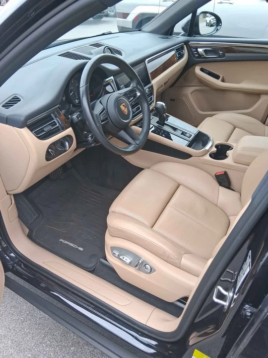 2023 Porsche Macan - Image 6 of 12
